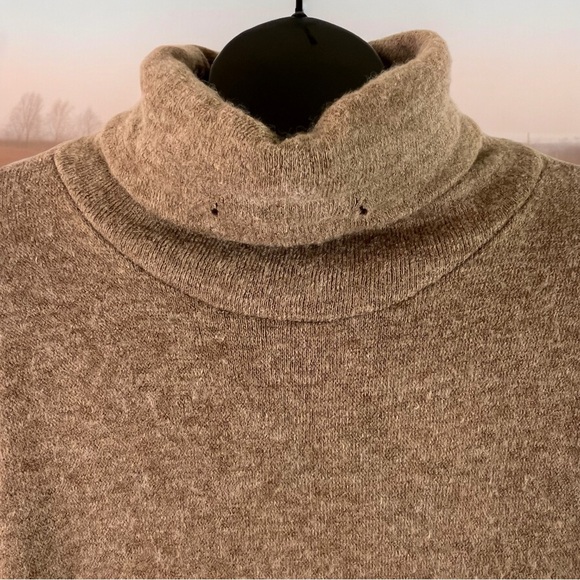 Cowl Neck Tunic Sweater by Hailey & Co - Size Large - Picture 4 of 12